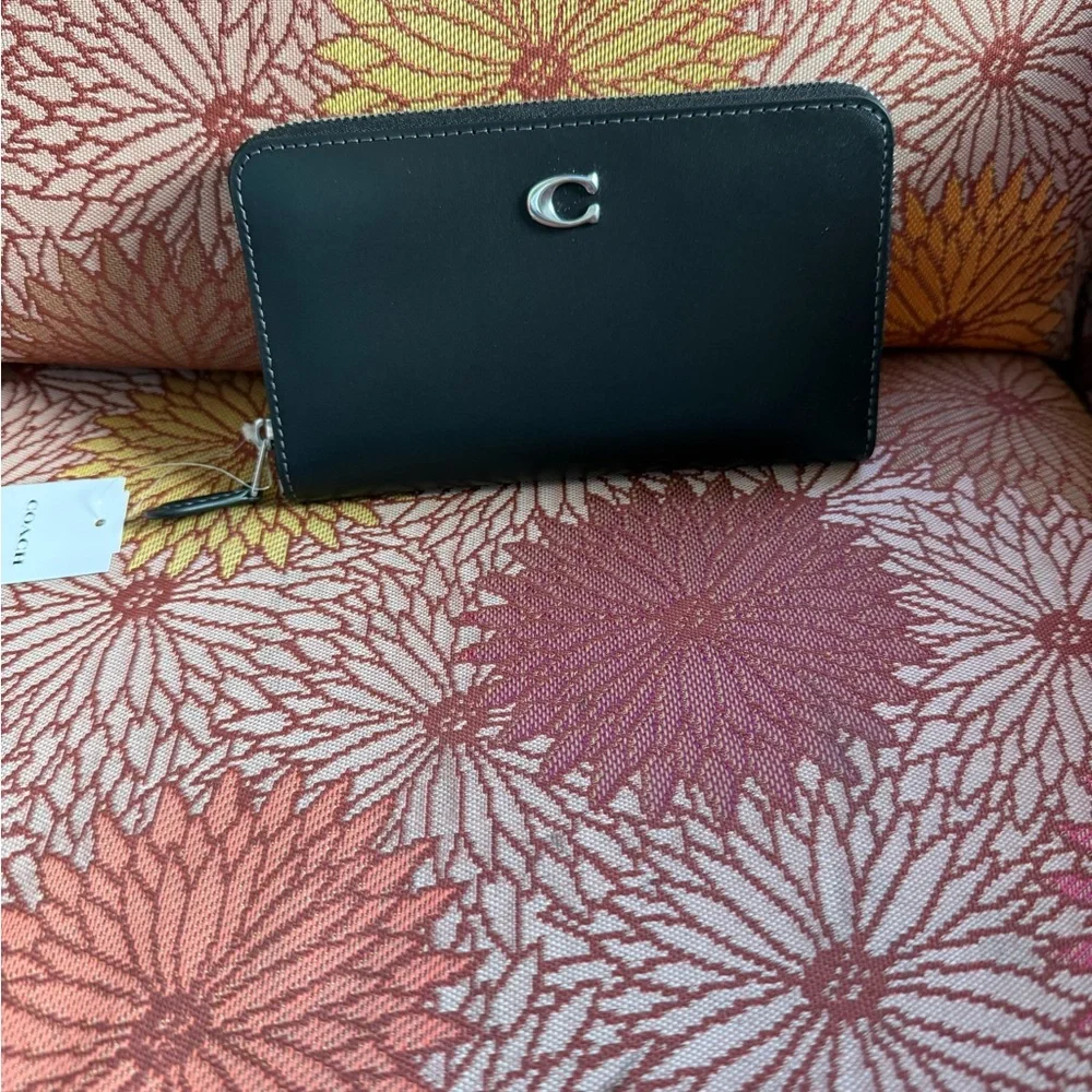 Coach Black Wallet - Picture 2 of 7